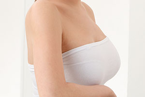 隆胸的假体可以在身体放多久？会有什么影响？